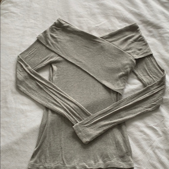 Babaton (aritzia) long sleeve top - Picture 2 of 4